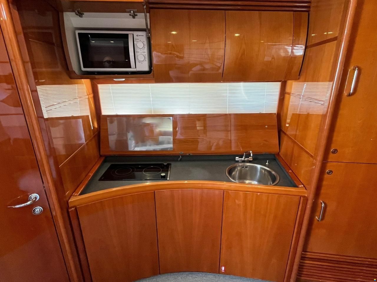 Pershing 50' HT