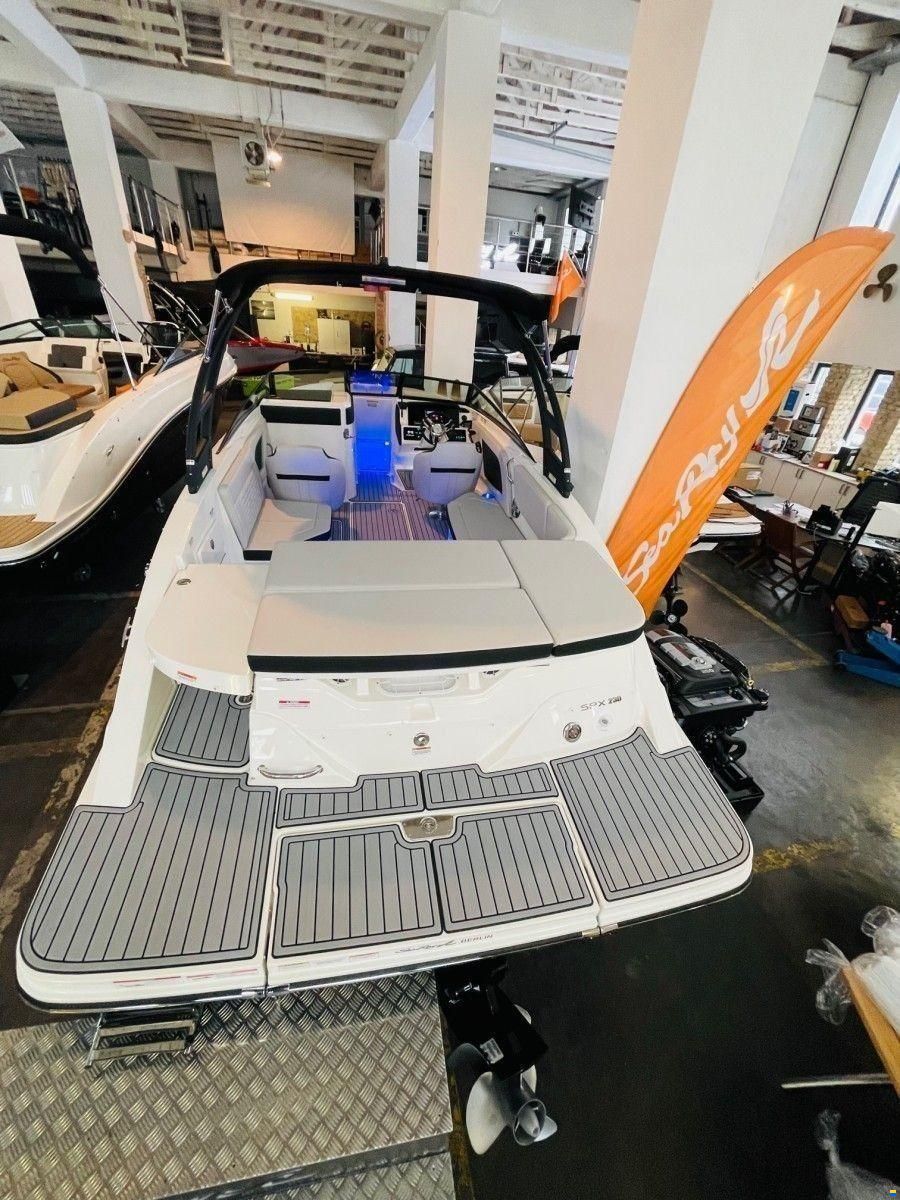 Sea Ray 230 SPX