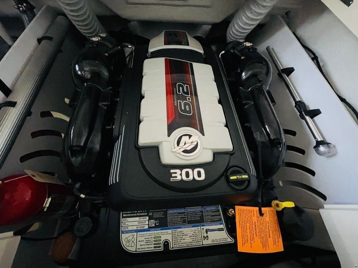 Sea Ray 230 SPX