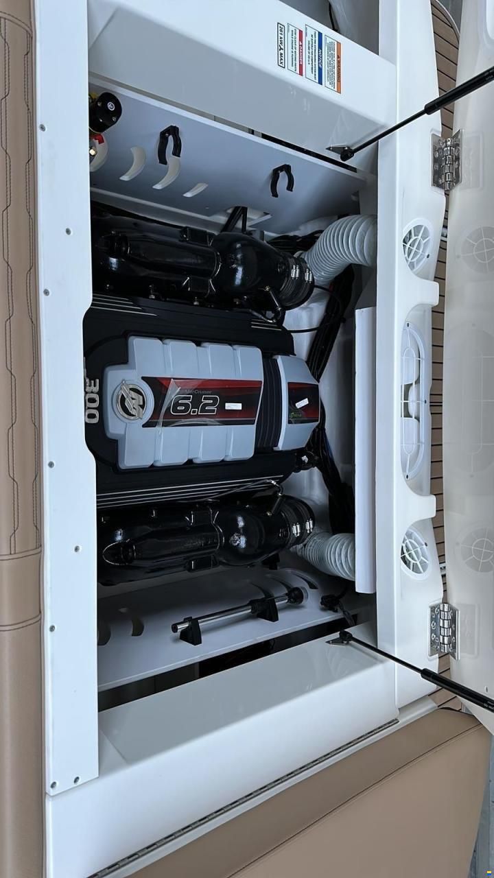 Sea Ray 230 SPX