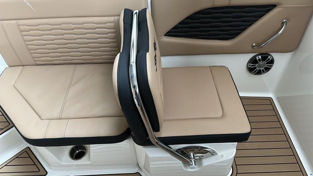Sea Ray 230 SPX