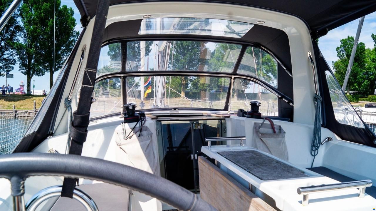Beneteau OCEANIS 38.1
