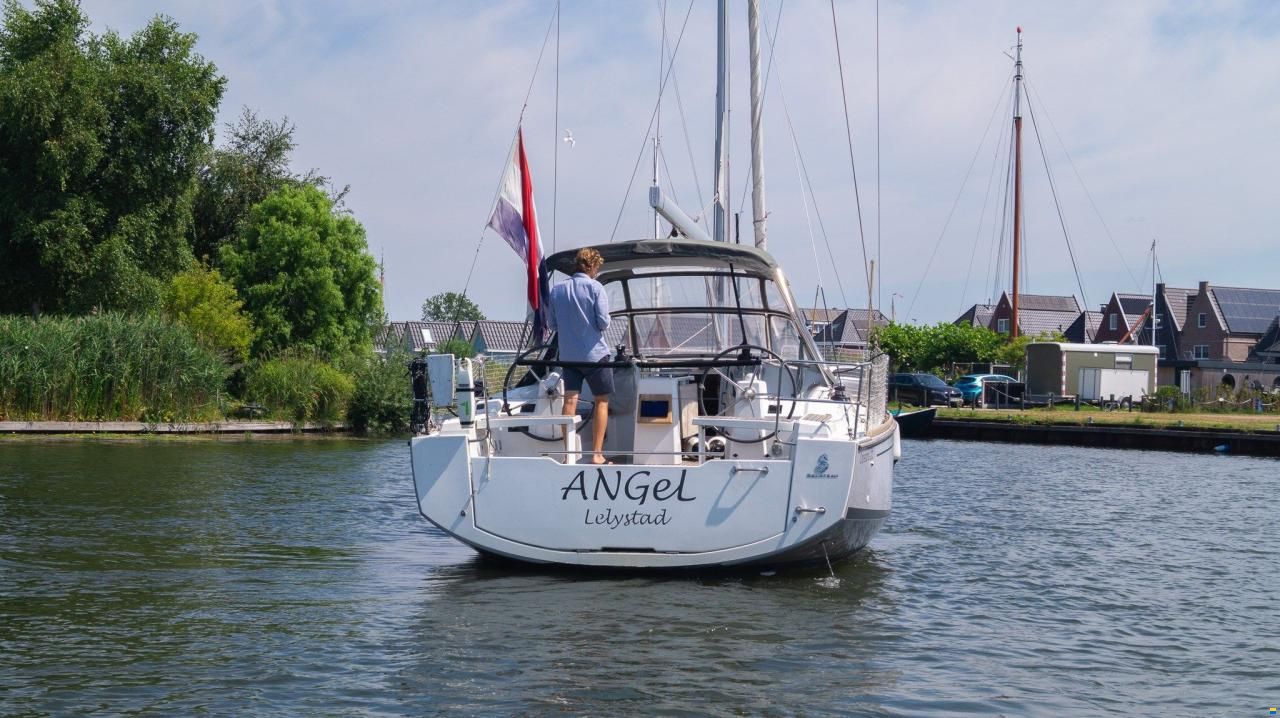 Beneteau OCEANIS 38.1