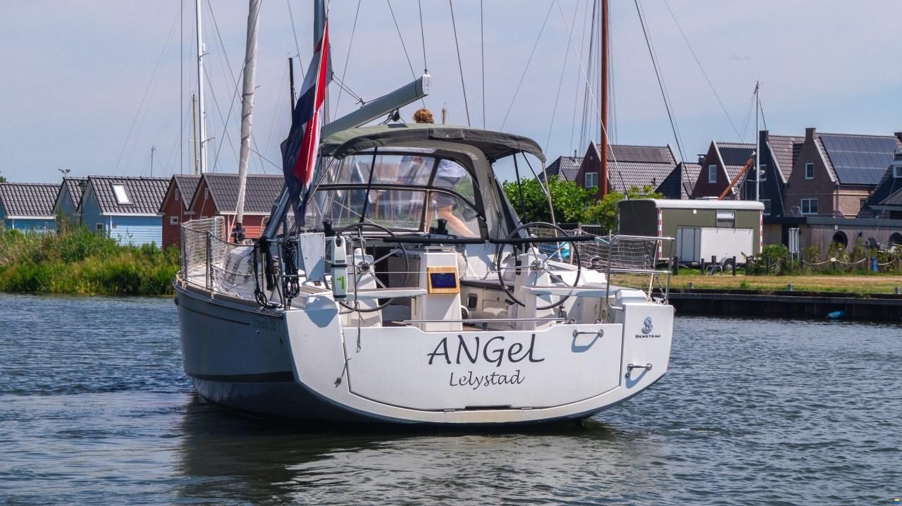 Beneteau OCEANIS 38.1