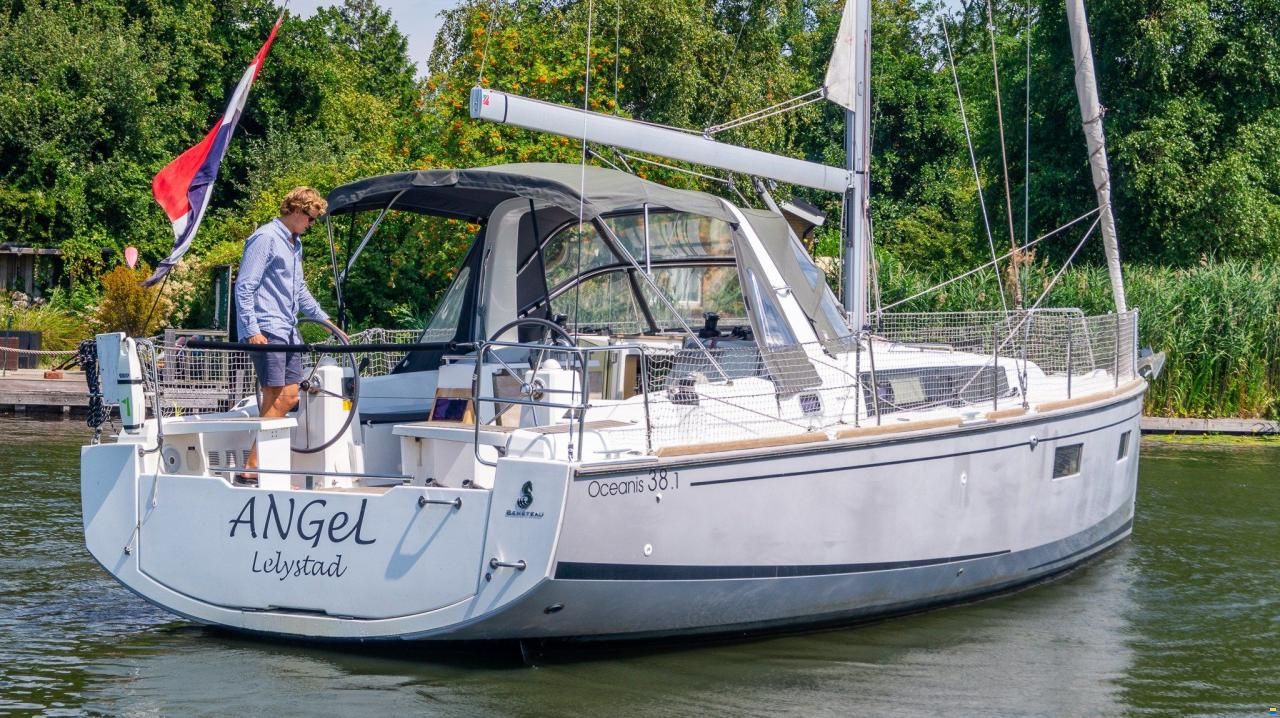 Beneteau OCEANIS 38.1