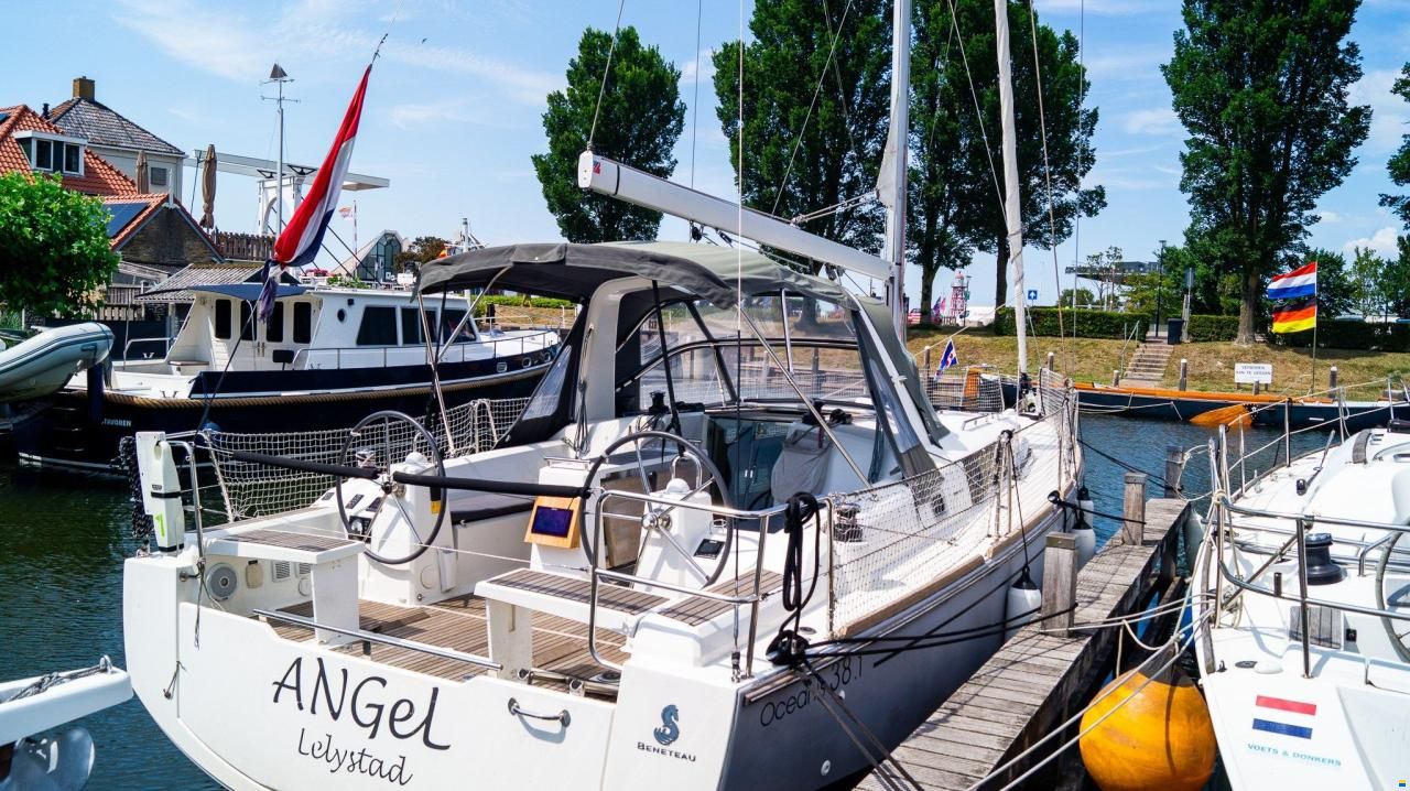 Beneteau OCEANIS 38.1