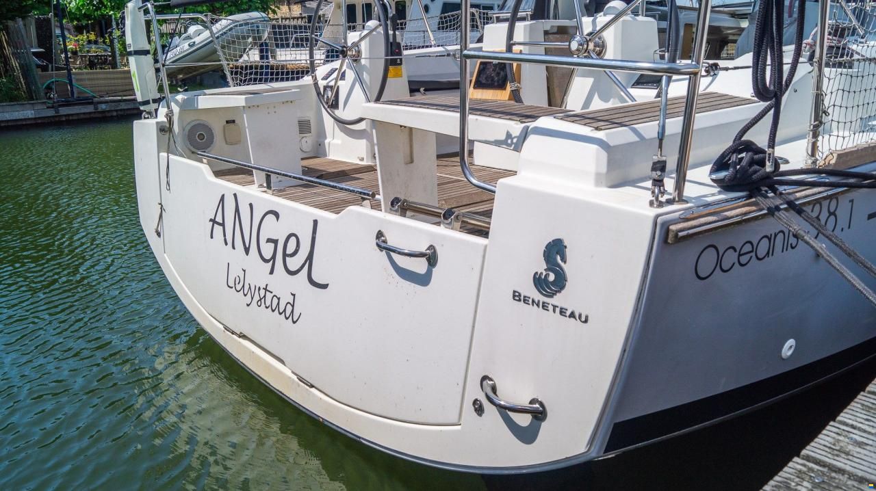 Beneteau OCEANIS 38.1