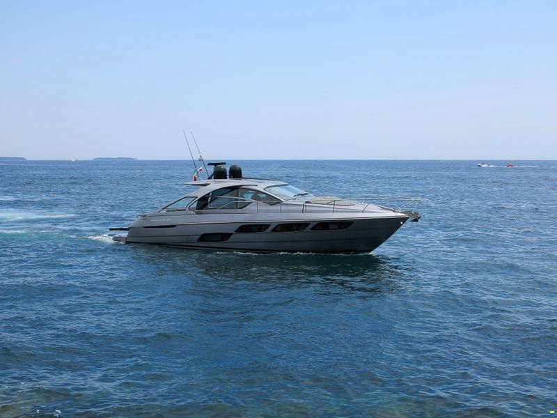 Pershing 5X