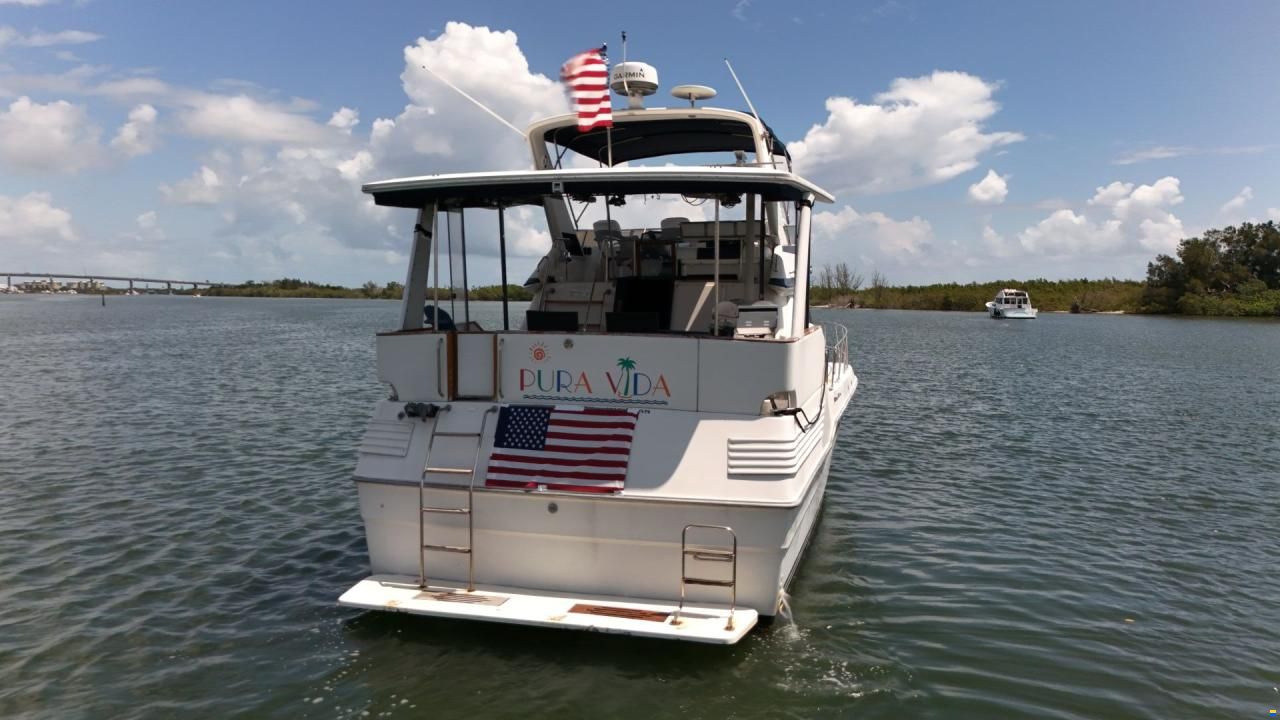 Sea Ray 410 Aft Cabin