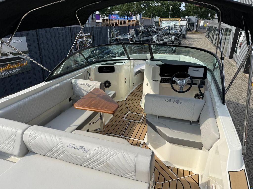 Sea Ray SDX 230