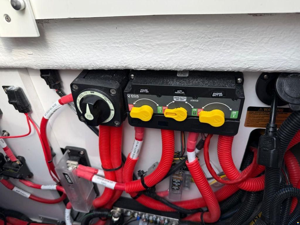 Sea Ray SDX 230