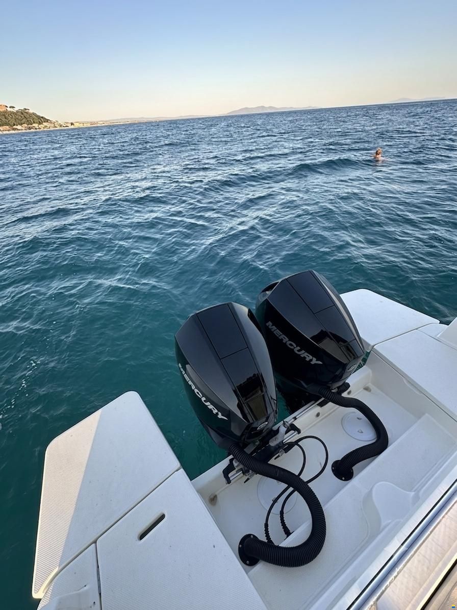 Quicksilver Sundeck 875