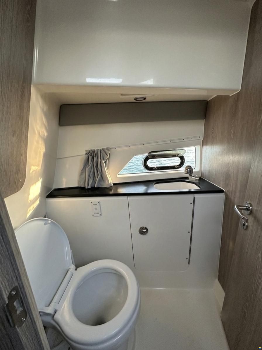 Quicksilver Sundeck 875
