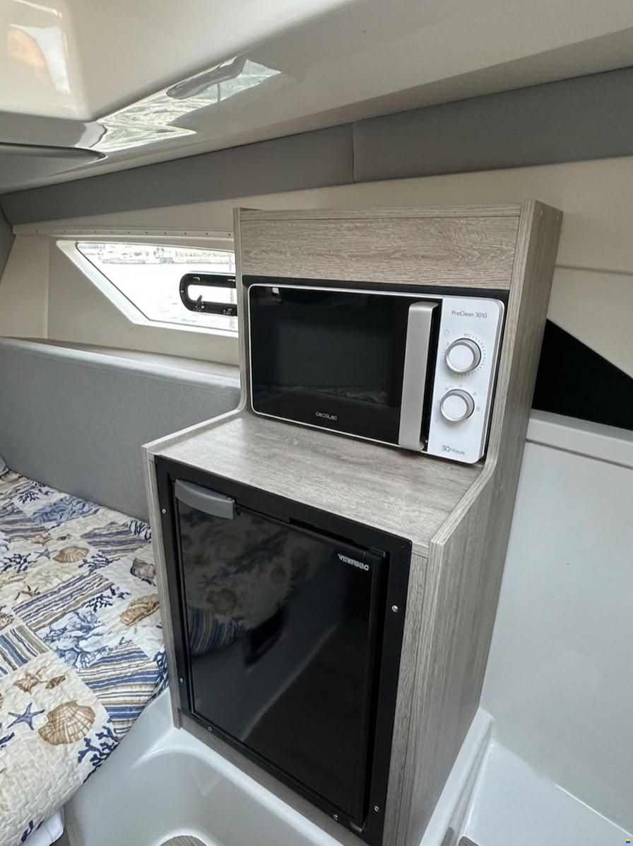 Quicksilver Sundeck 875