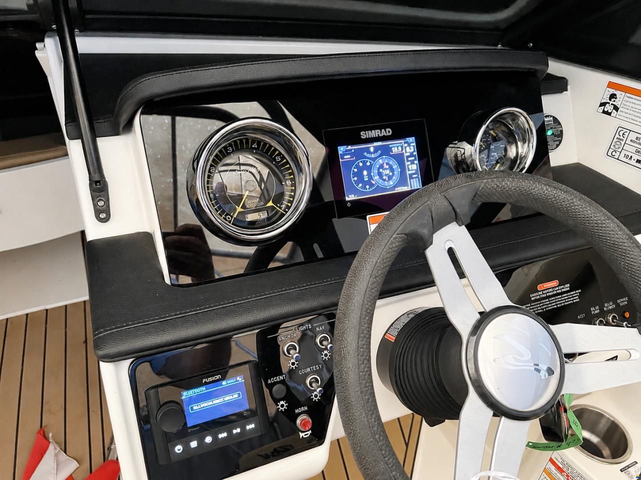 Sea Ray SPX 210