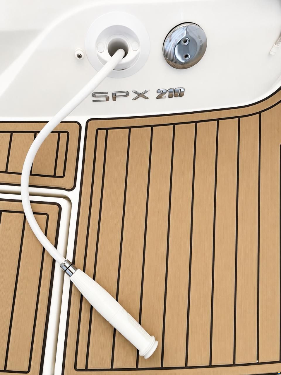 Sea Ray SPX 210