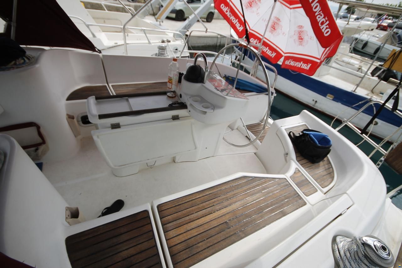 Beneteau Oceanis Clipper 411