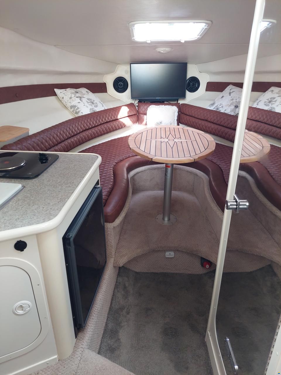 Rinker Fiesta Vee 242