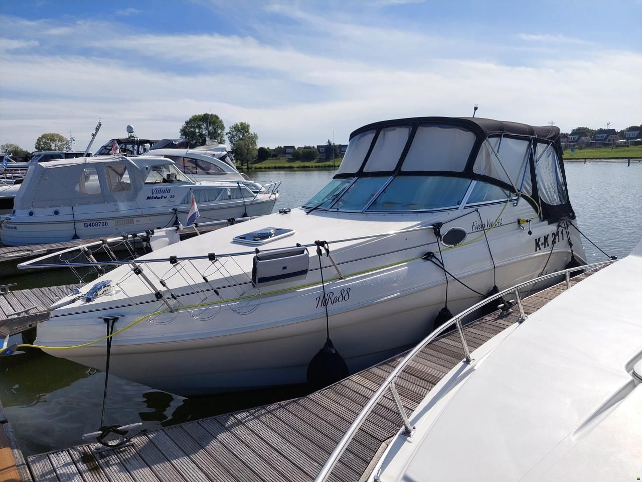 Rinker Fiesta Vee 242