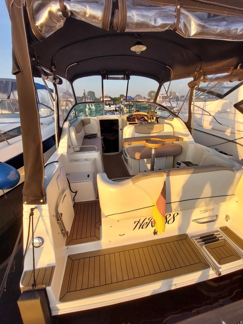 Rinker Fiesta Vee 242