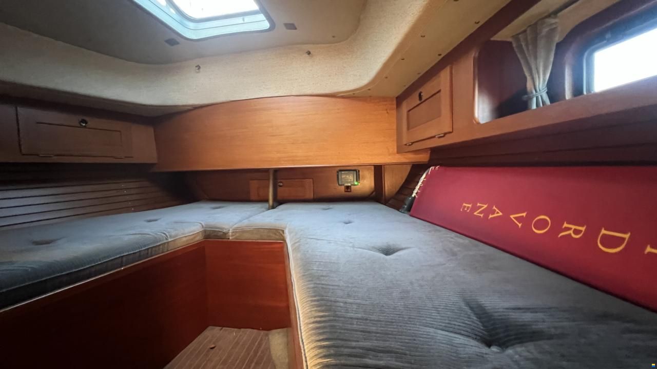 Hallberg-Rassy 382