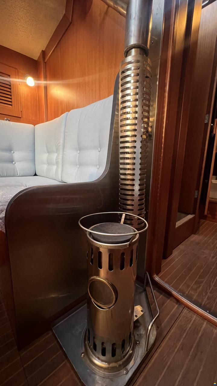 Hallberg-Rassy 382