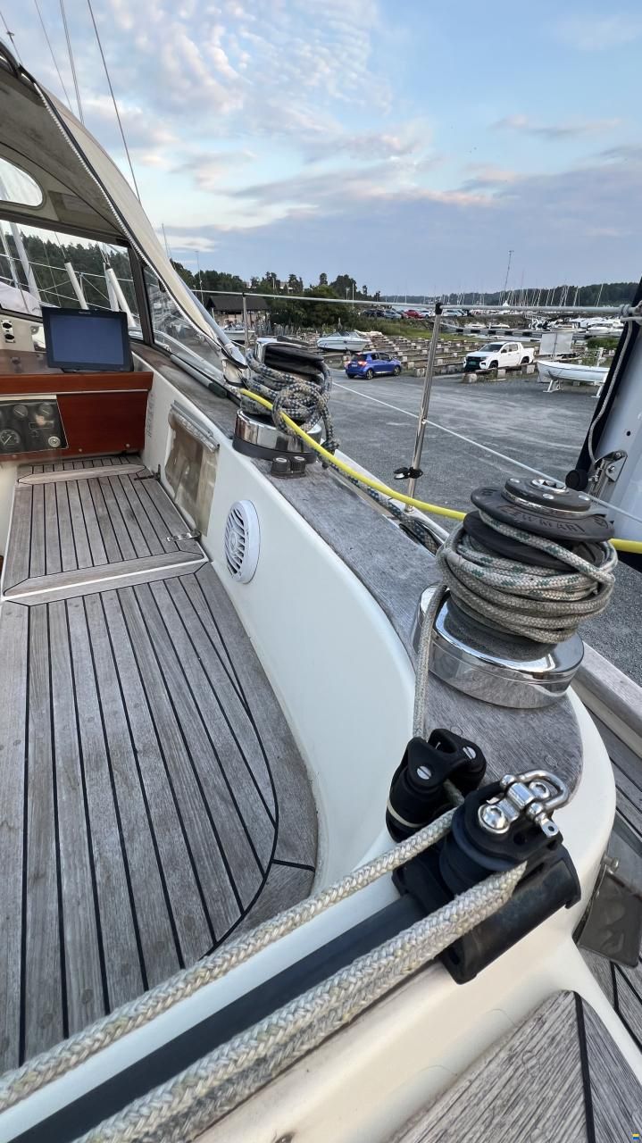 Hallberg-Rassy 382