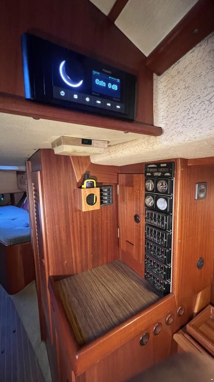 Hallberg-Rassy 382