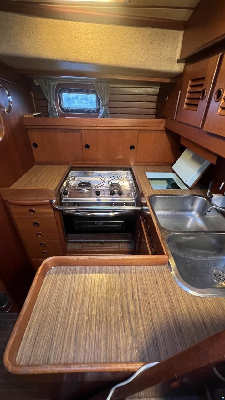 Hallberg-Rassy 382