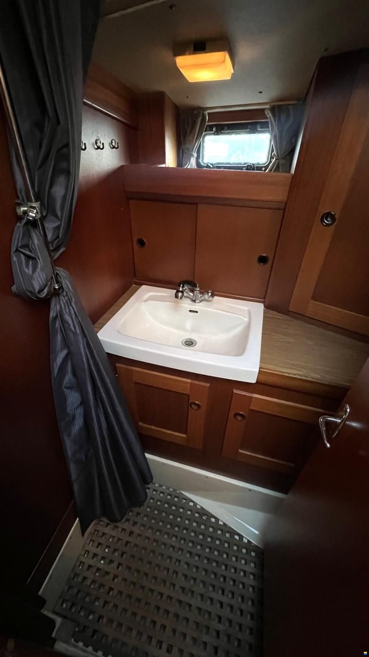 Hallberg-Rassy 382