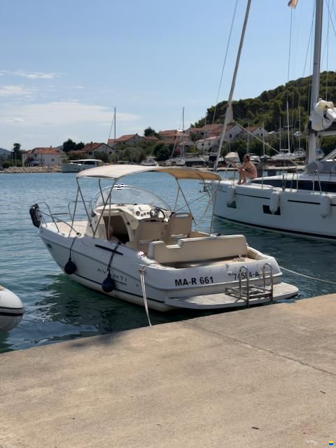 Bayliner Avanti 7