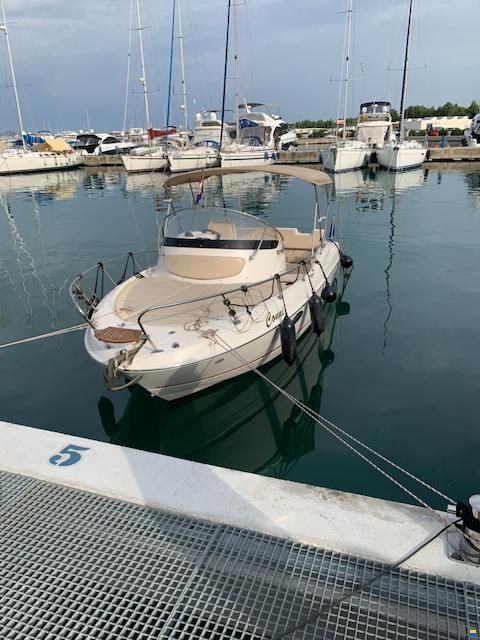Bayliner Avanti 7