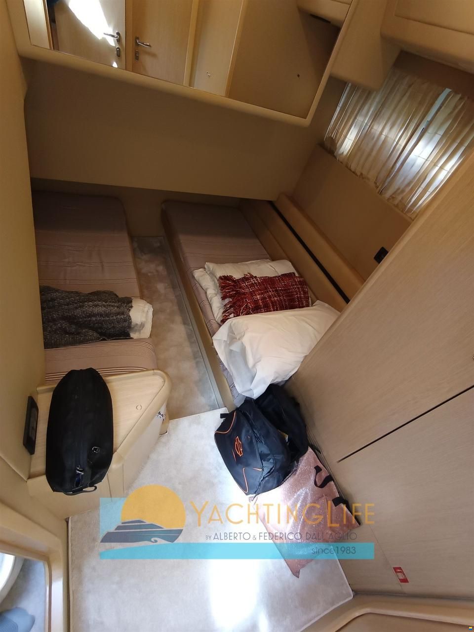 Ferretti 550