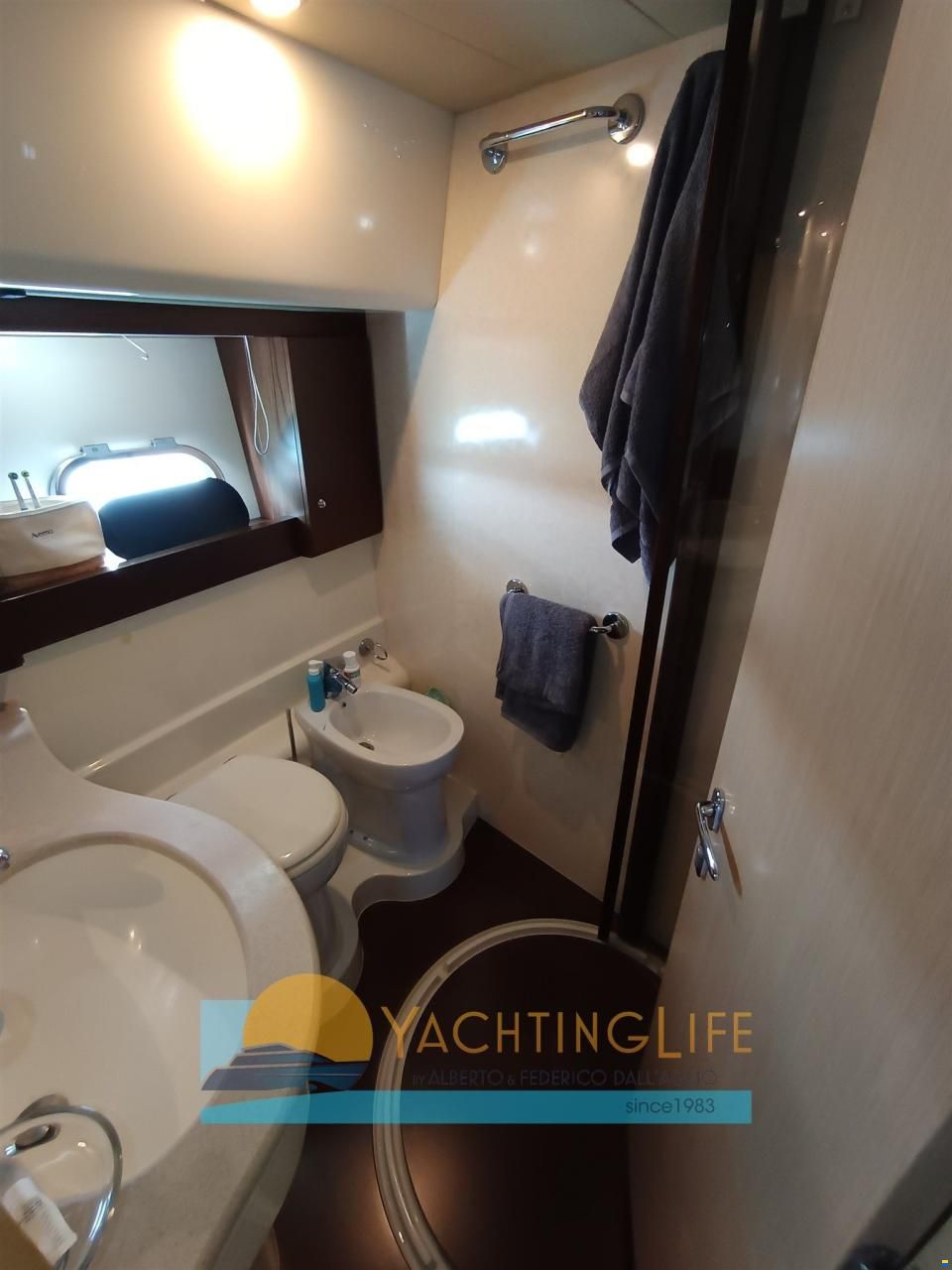 Ferretti 550