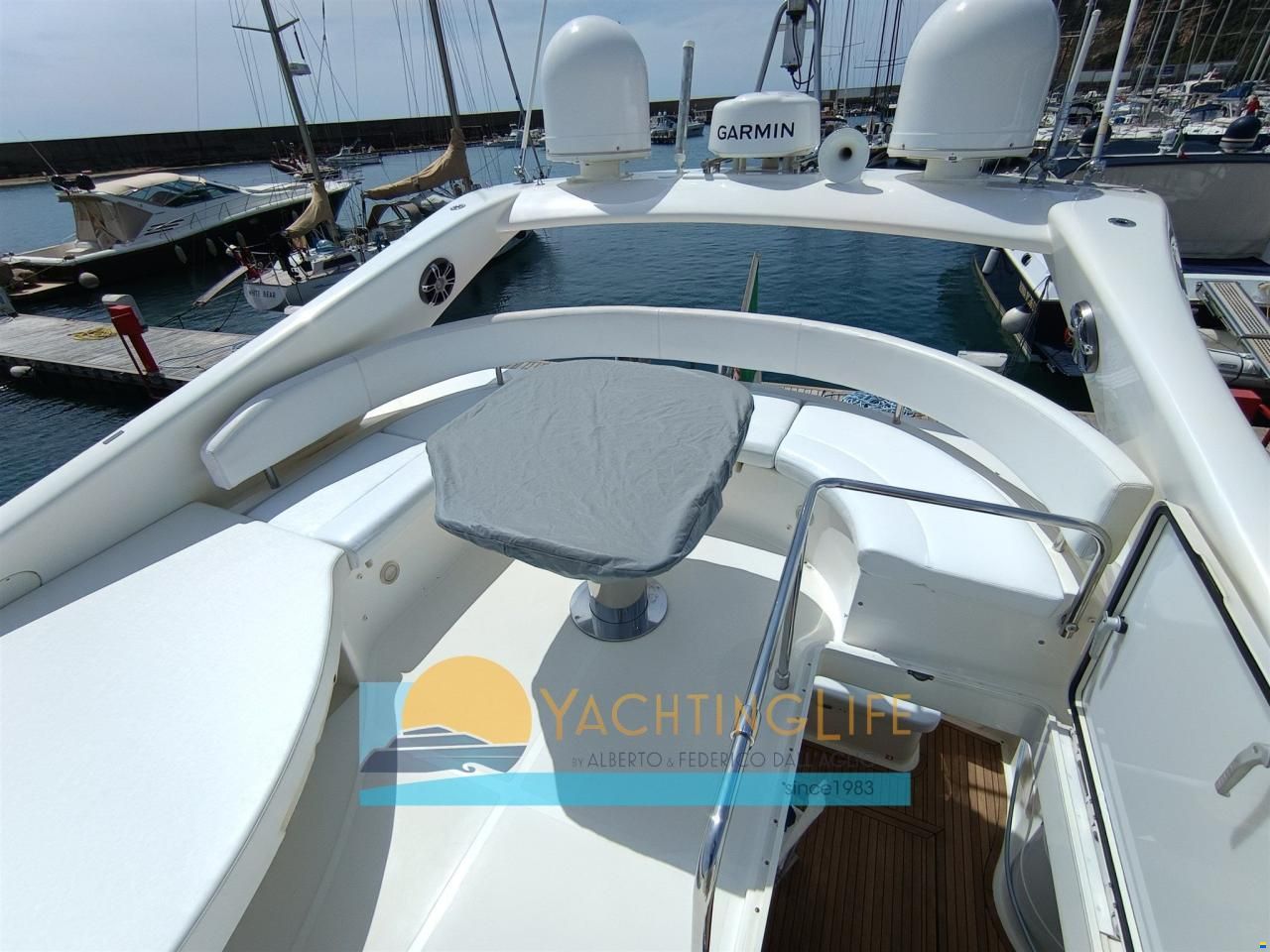 Ferretti 550