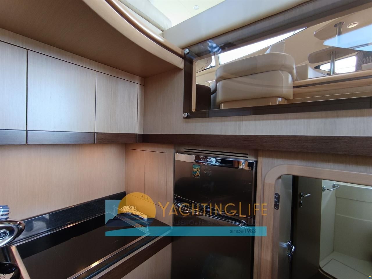Ferretti 550