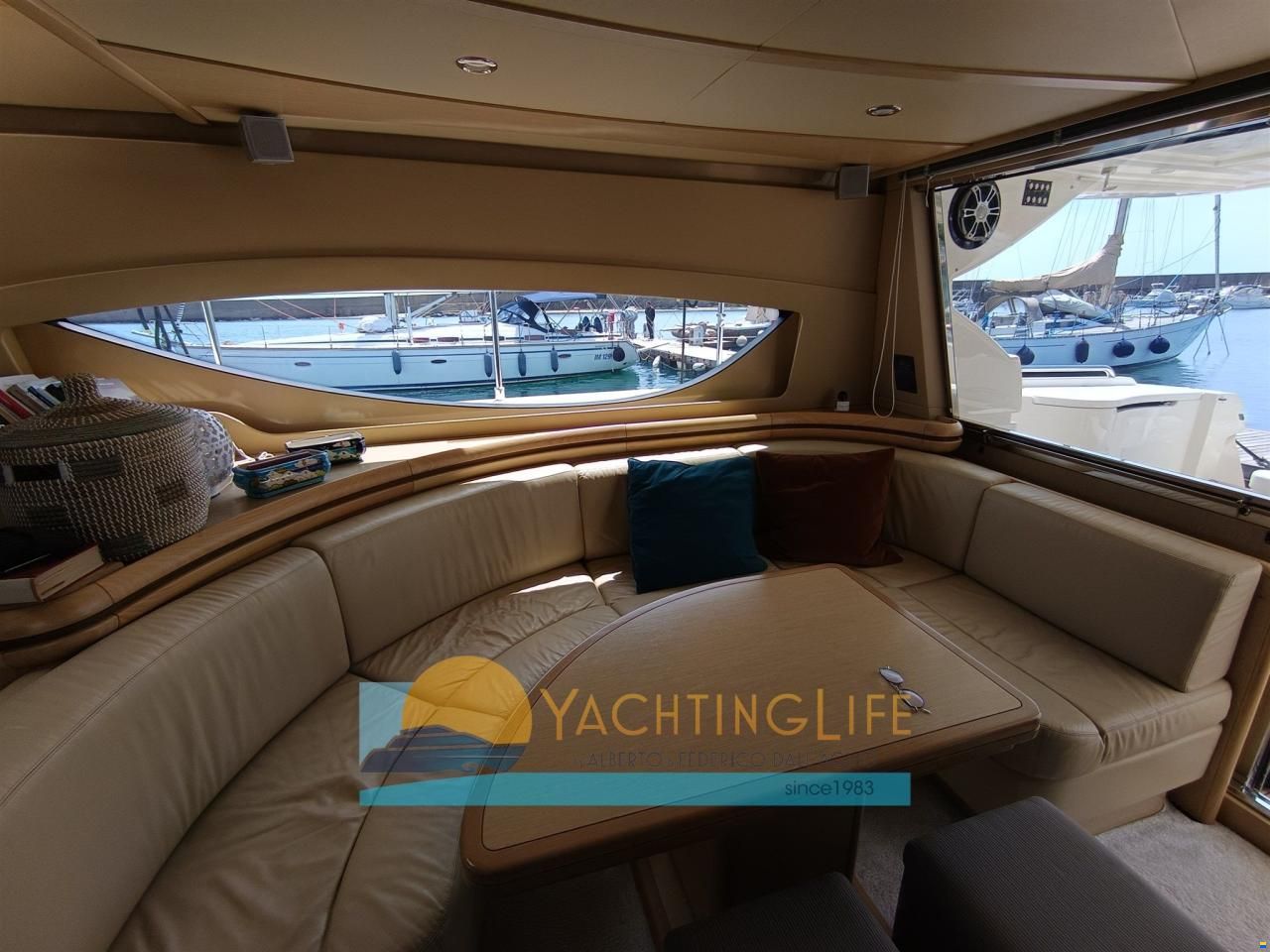 Ferretti 550