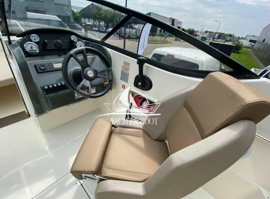 Quicksilver 605 Activ