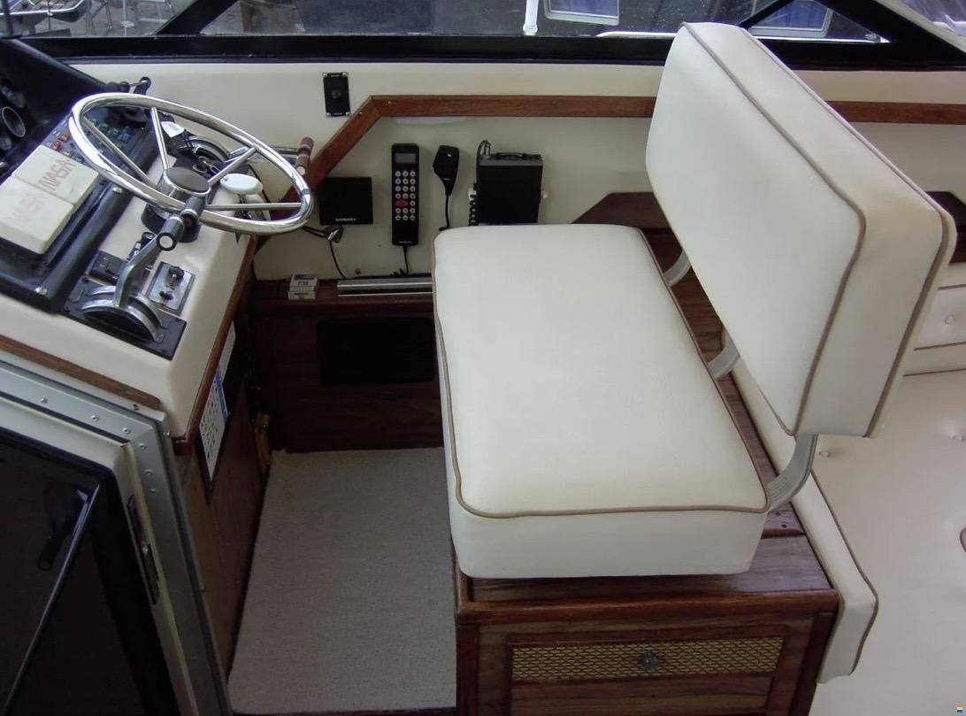 Sea Ray 300 Express
