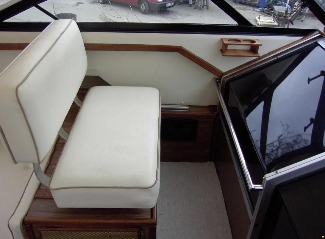 Sea Ray 300 Express