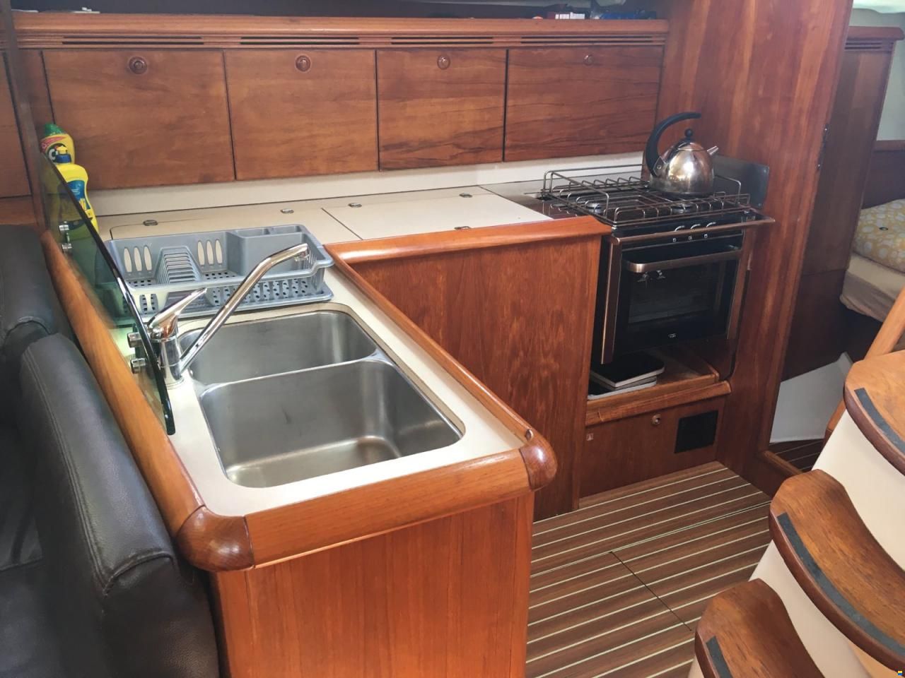 Jeanneau Sun Odyssey 43 Legende