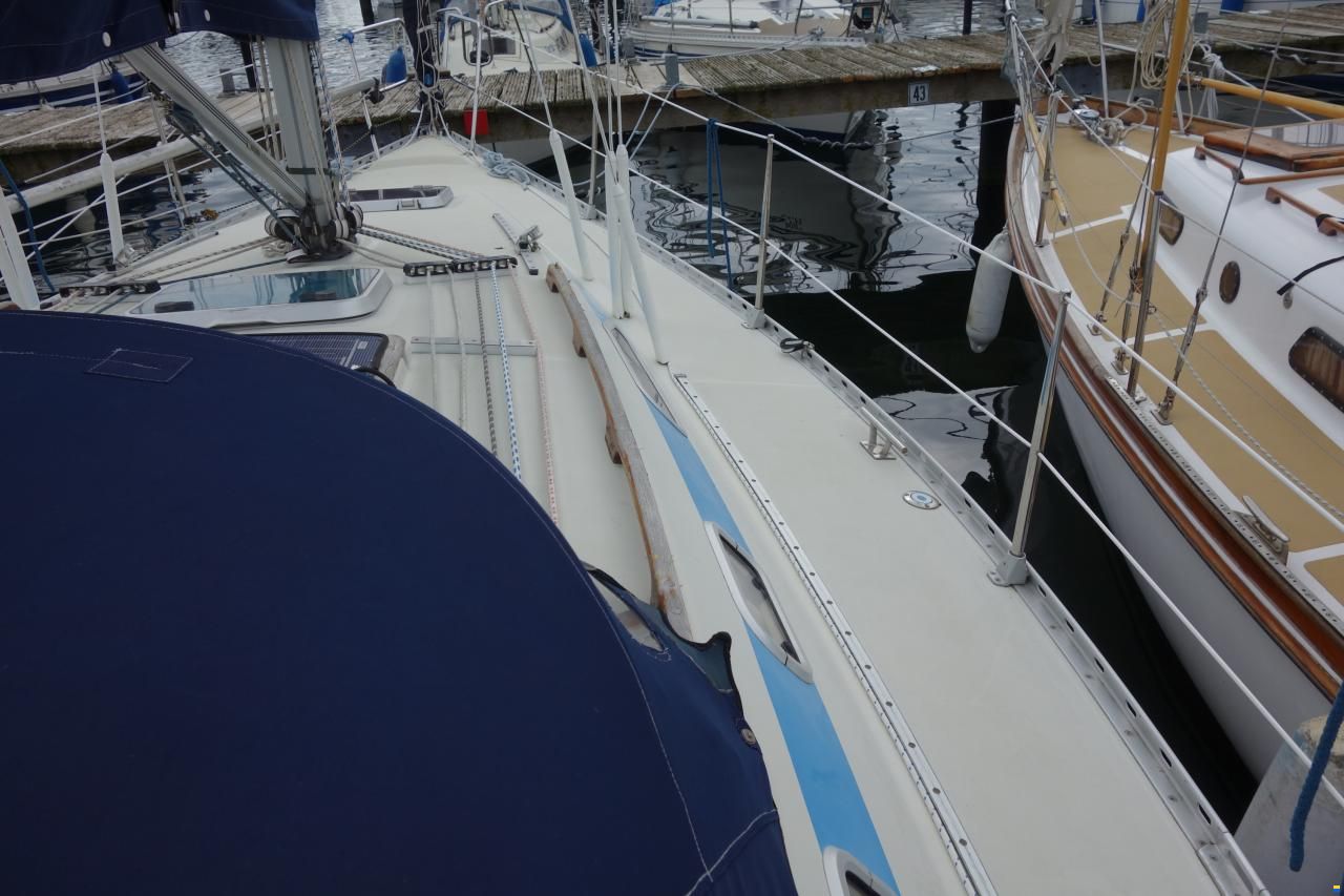 Elan 33