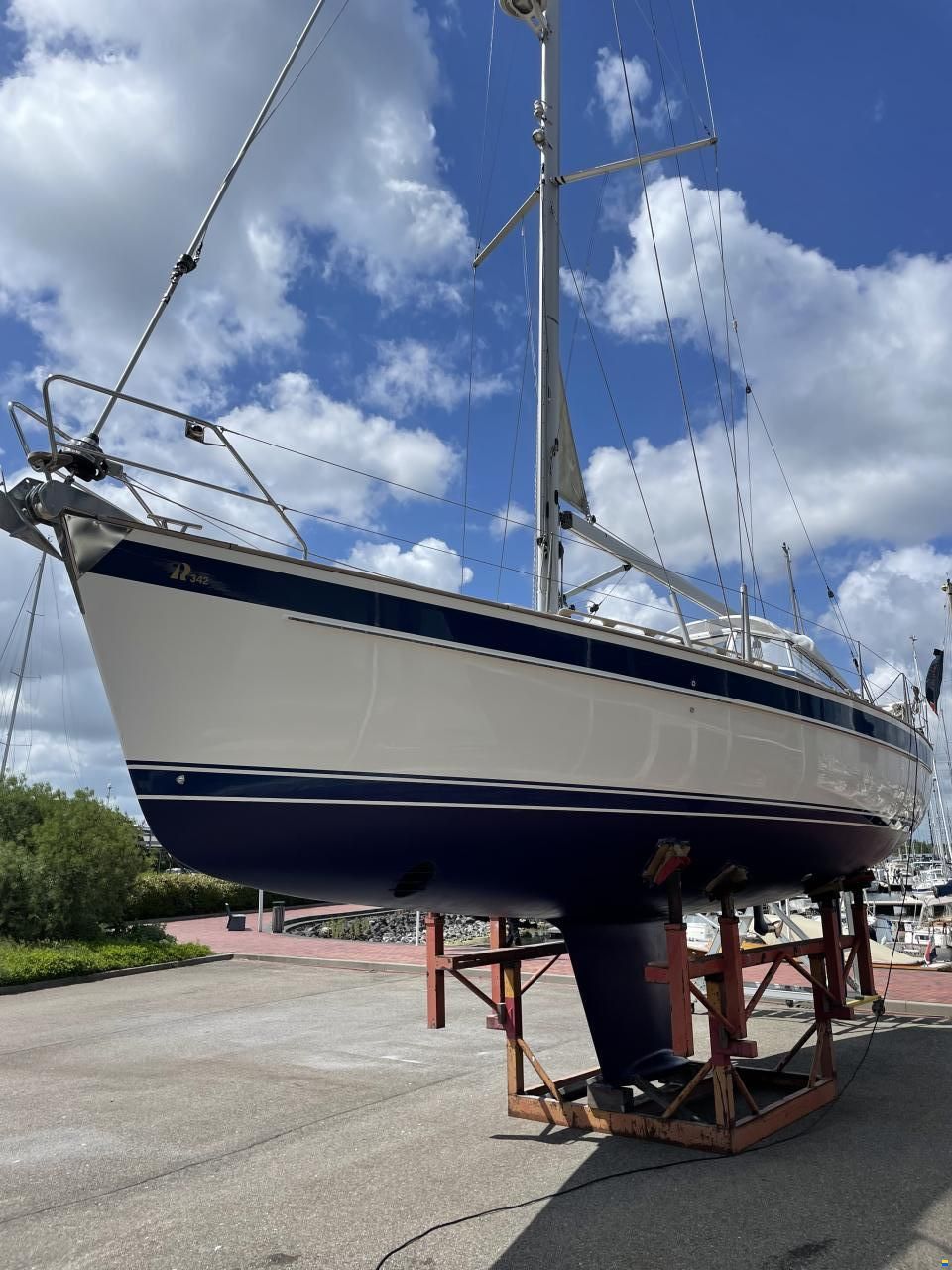 Hallberg-Rassy HR342