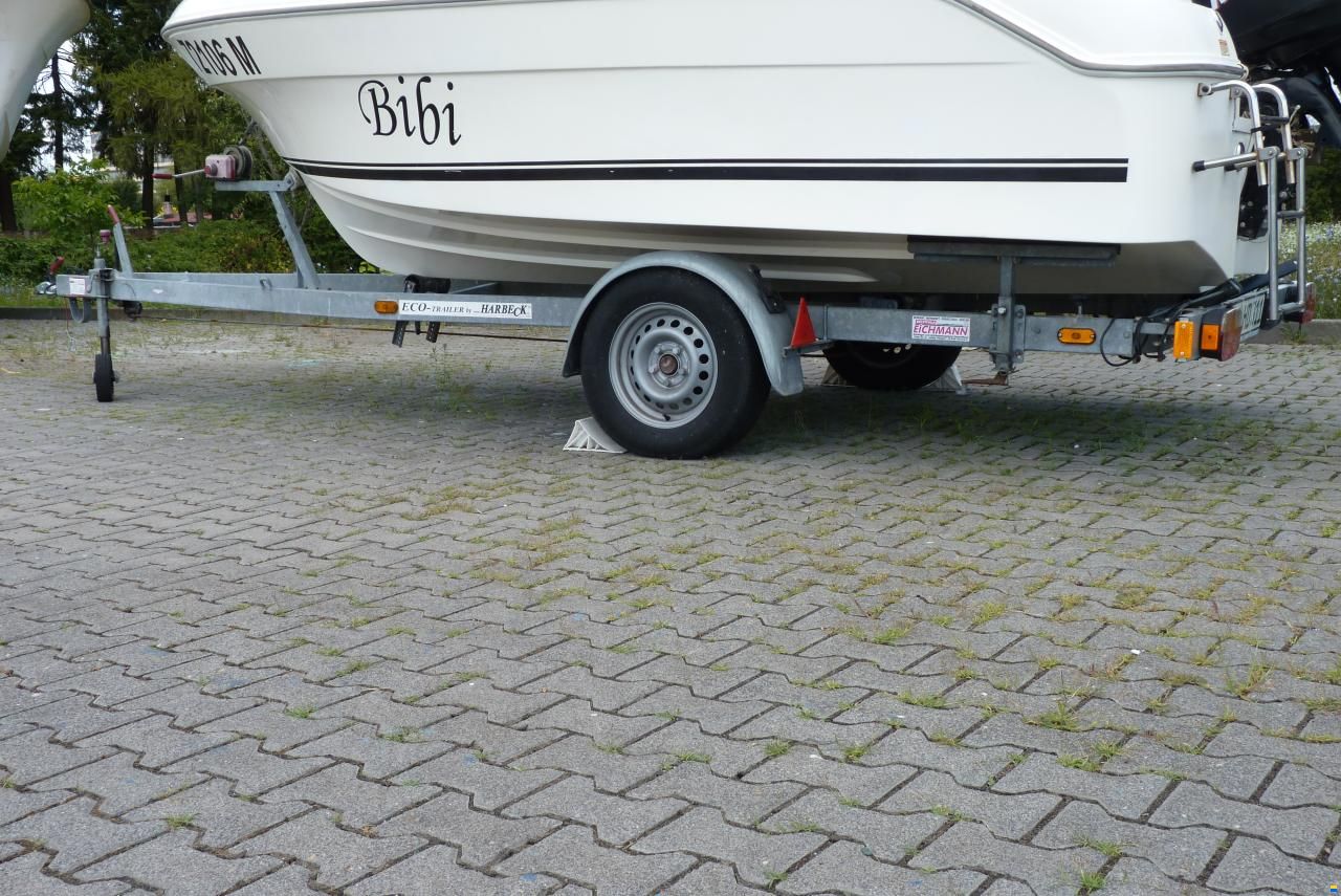 Quicksilver Activ 470 Cabin
