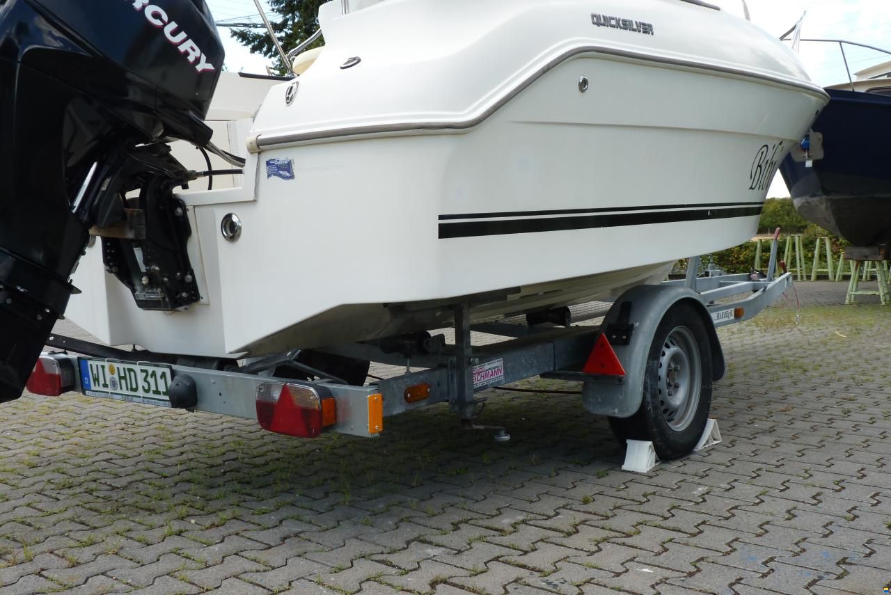 Quicksilver Activ 470 Cabin
