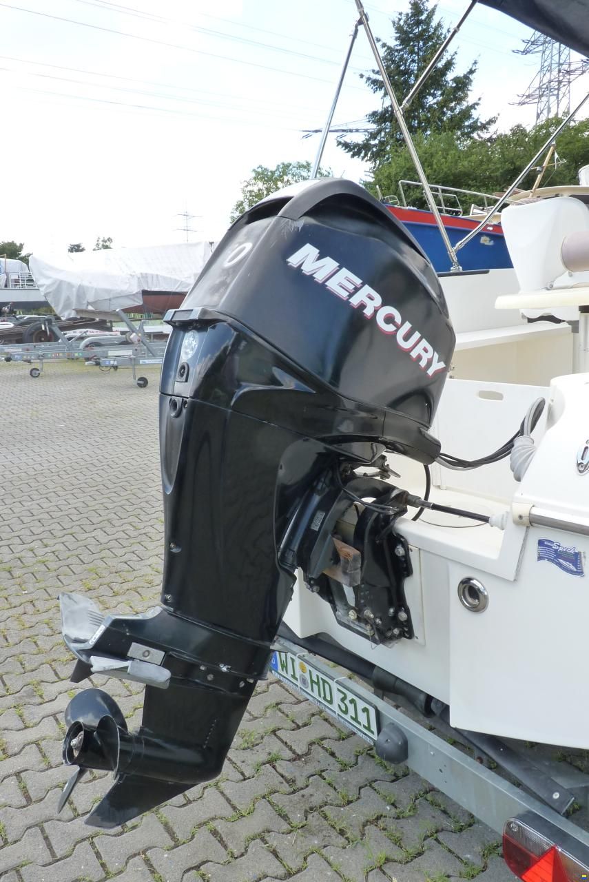 Quicksilver Activ 470 Cabin