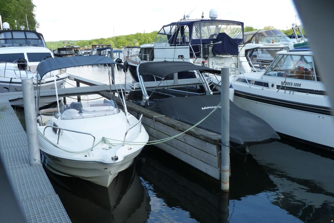 Quicksilver Activ 470 Cabin