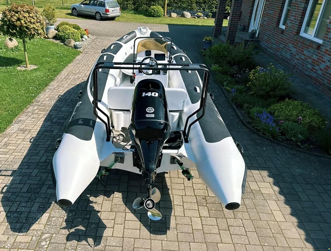 Adventure Vesta 585