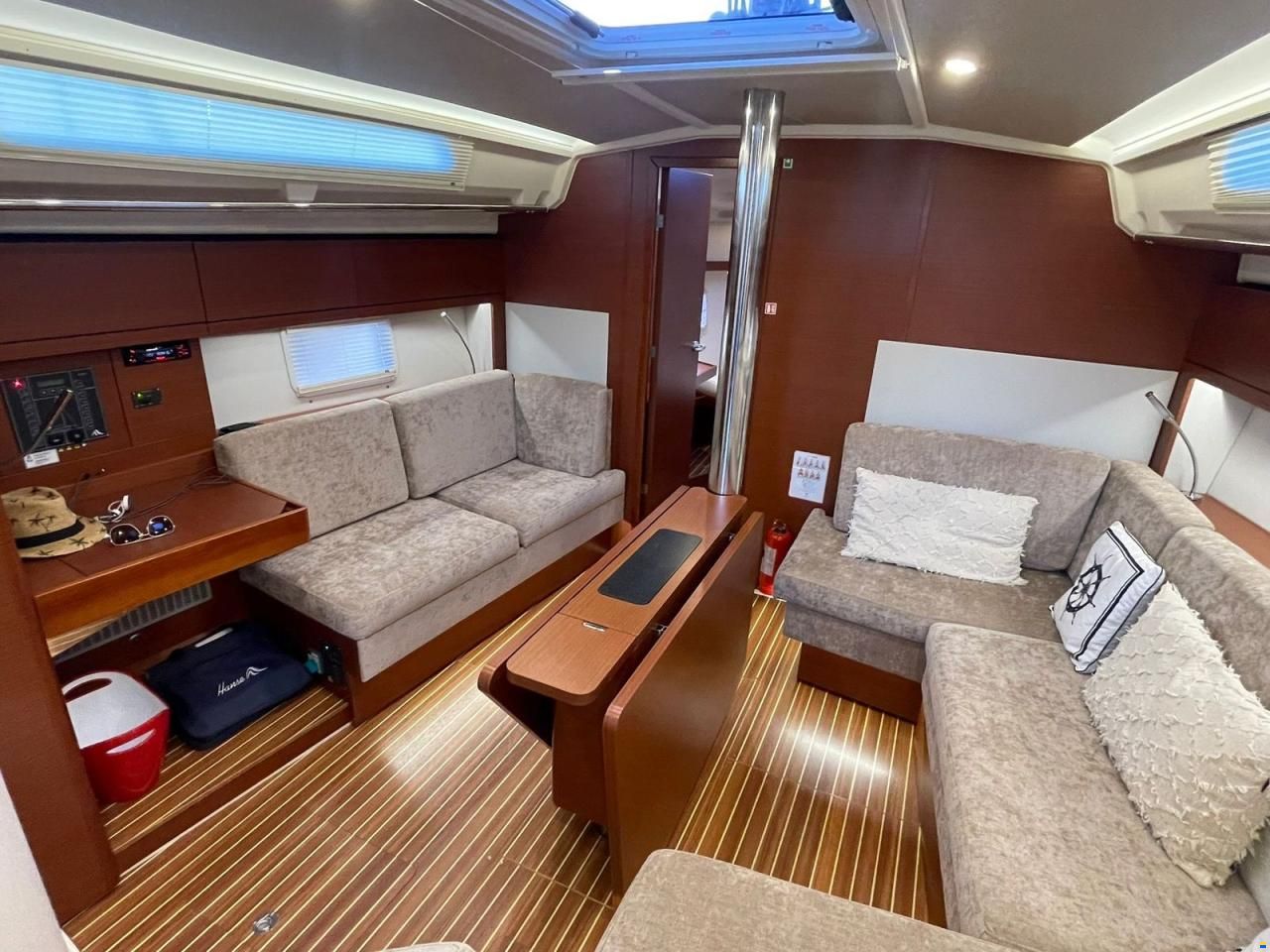 Hanse 418