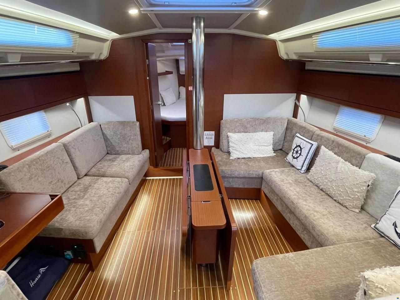 Hanse 418